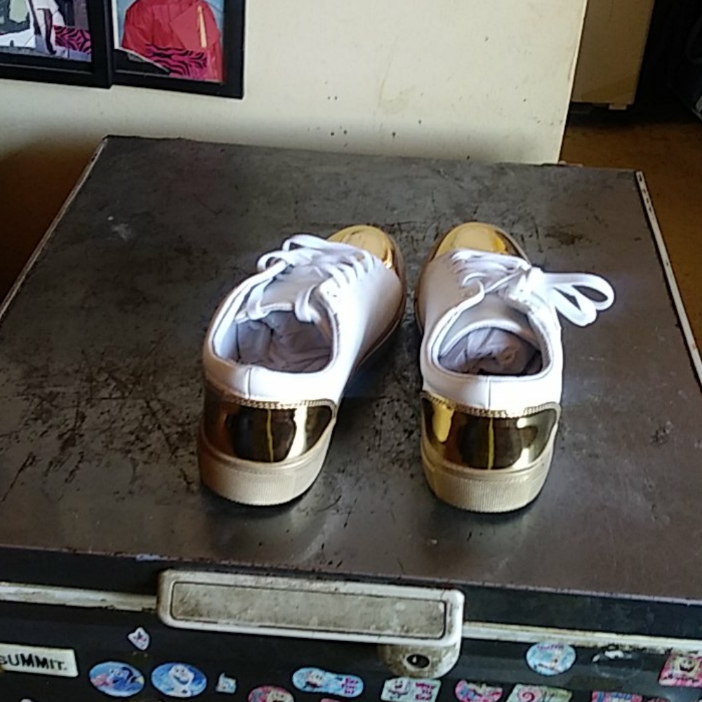 Shose - Picture 3 of 3
